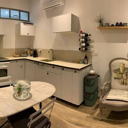 Jolie Appartement En Plein Centre Du Village Les Arcs-sur-Argens ภายนอก รูปภาพ